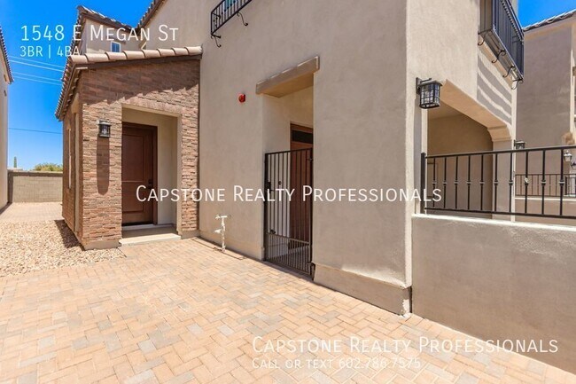 Foto del edificio - This newly built 3 Bedroom 3.5 Bath is sur...