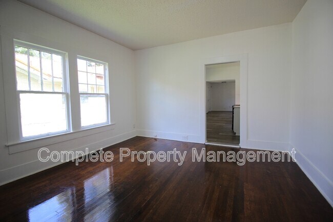 Foto del edificio - 2744 Pike Rd