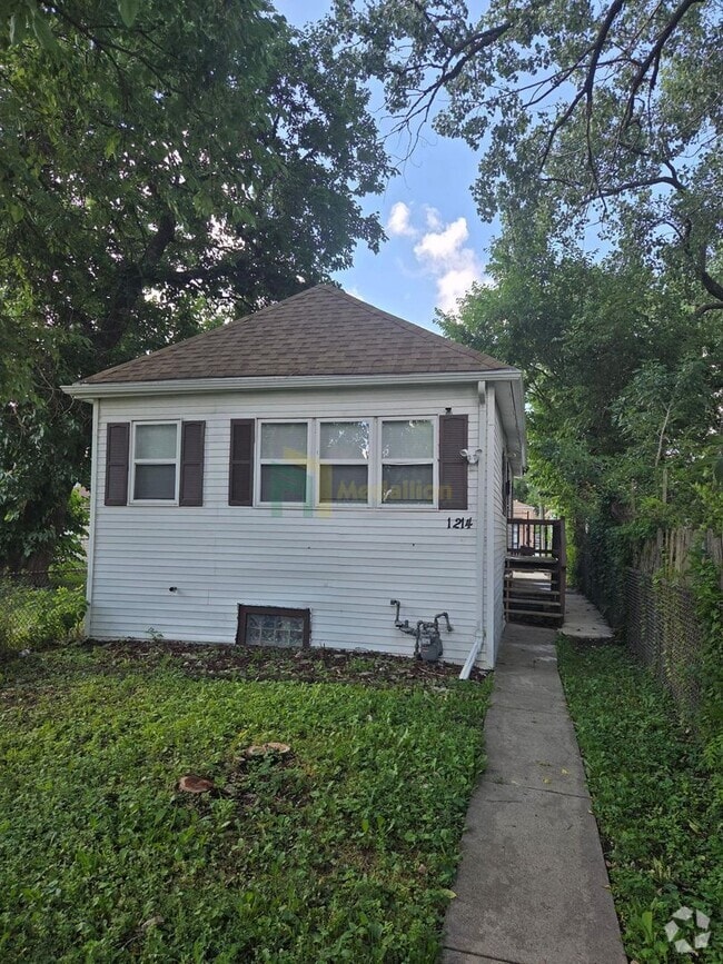 Building Photo - 1214 W 98th St