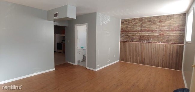 Building Photo - 3162 N Pierce St