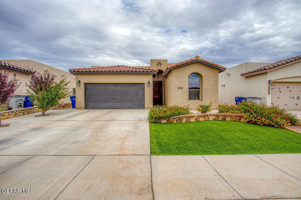 Foto principal - 2116 Honour Point Pl