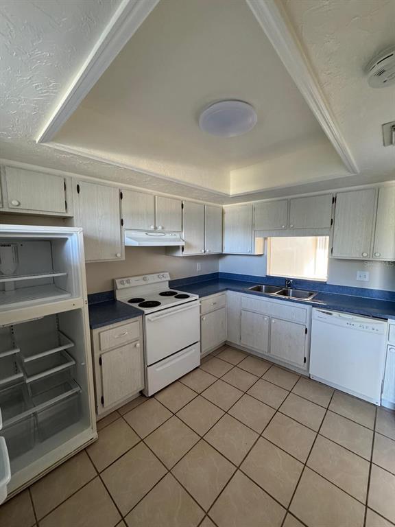 Building Photo - 2050 Oleander Blvd