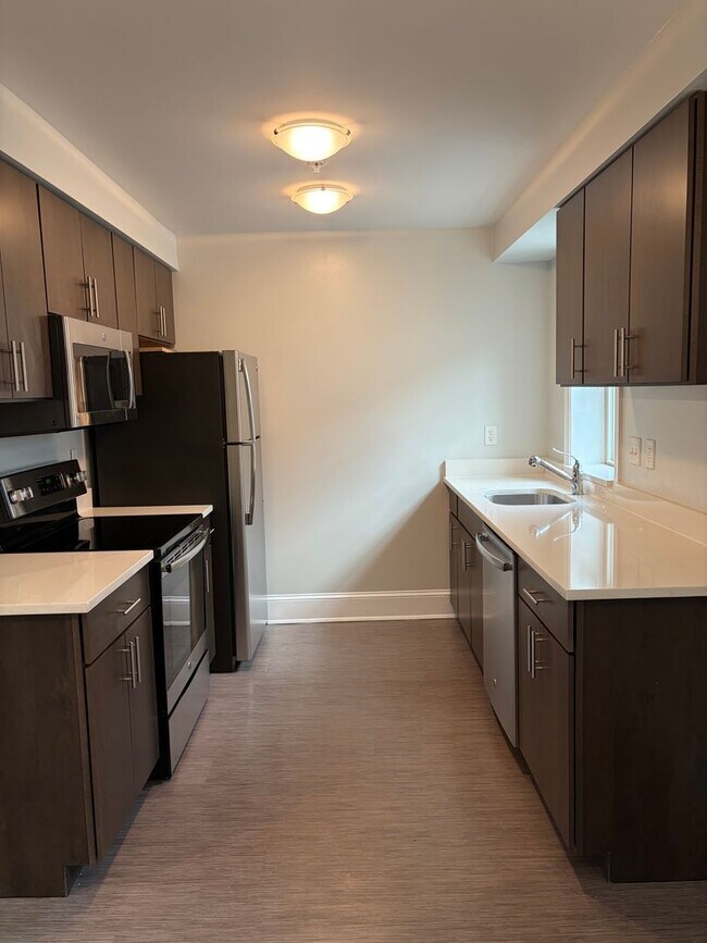 Foto del edificio - 3300 Rhode Island Ave