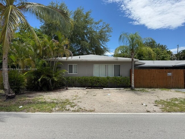 Foto del edificio - 600 NW 18th St