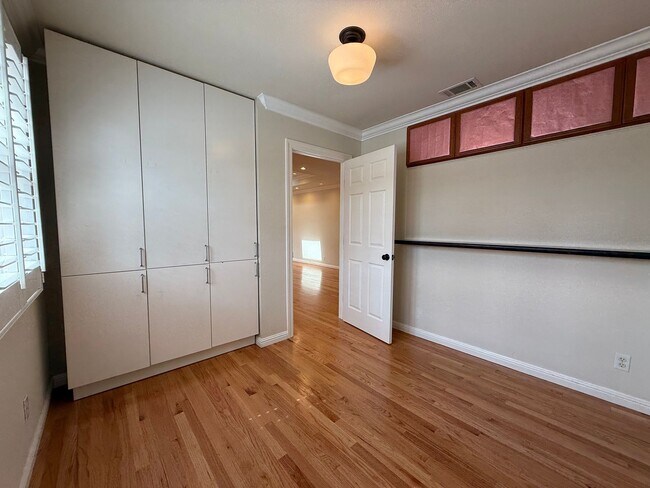 Foto del edificio - Beautiful Home With Stand-Alone ADU | Camb...