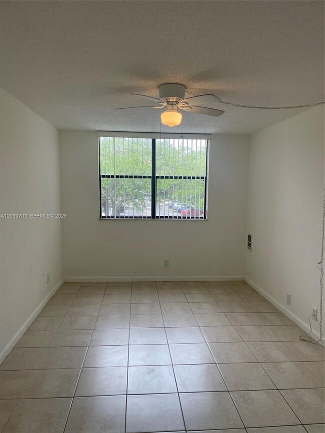 Building Photo - 2401 Riverside Dr