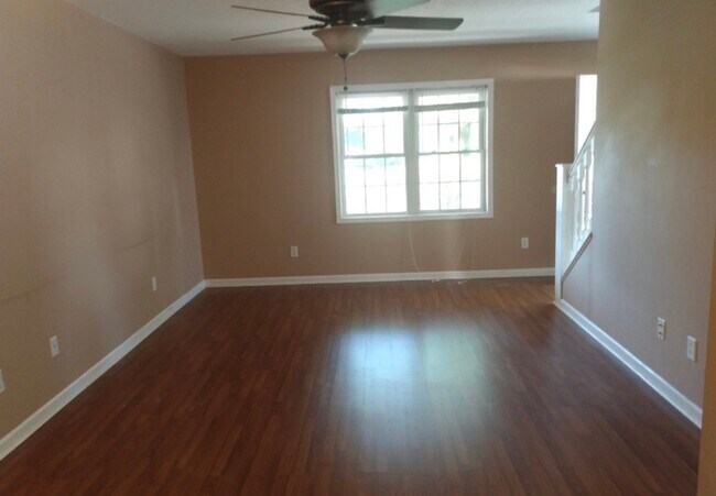 Foto del edificio - 2 Bedroom Duplex in Anderson