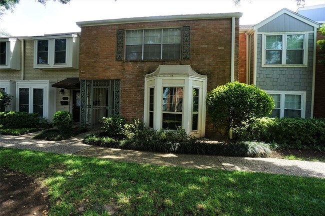 Foto del edificio - 1551 W Sam Houston Pkwy S