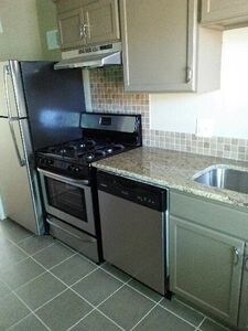 Foto principal - 1332 E 89th St