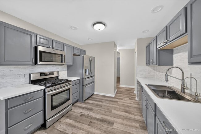 Building Photo - 152 Brittany Dr