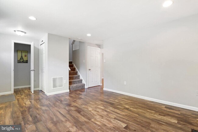 Building Photo - 31 Baileys Ct