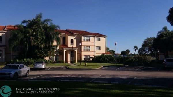 Building Photo - 3450 Pinewalk Dr N