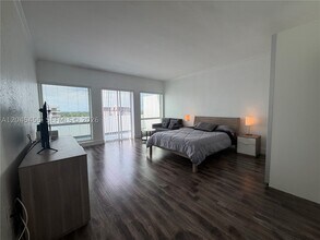 Building Photo - 700 Biltmore Ct