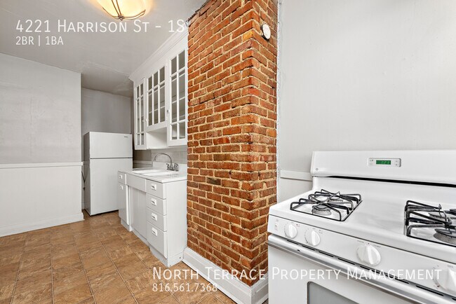 Building Photo - Historic 2BR Close To UMKC