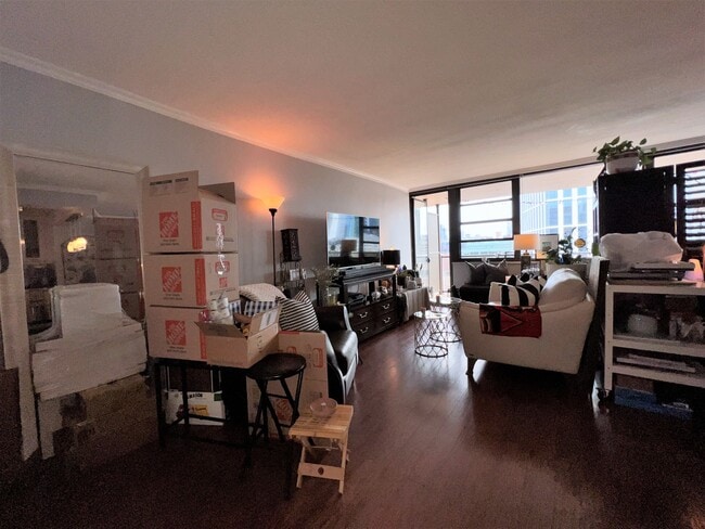 Foto del edificio - 280 Marin Blvd