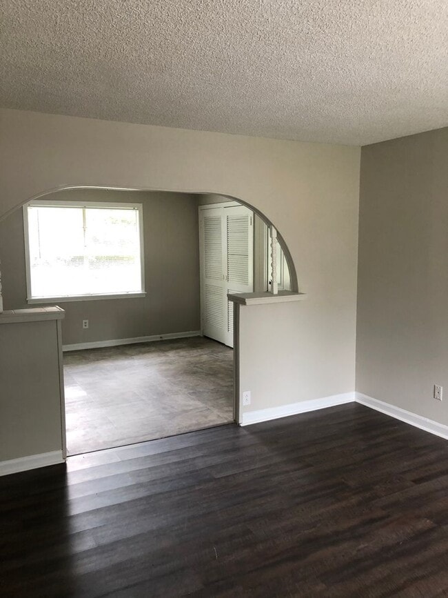 Building Photo - ****JUST REDUCED****2784 Normandy Dr., Hor...