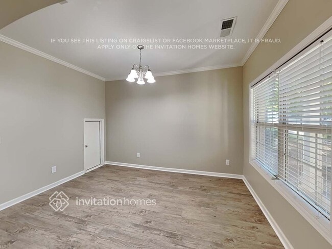 Building Photo - 5634 Elwood Cir