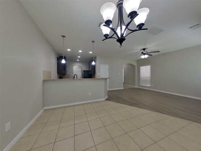 Foto del edificio - 6706 Honey Harvest Ln