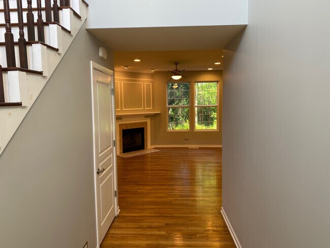 Building Photo - 2906 Peachtree Cir
