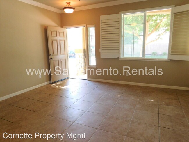 Building Photo - 5 br, 3 bath House - 1754 Loon Lake Street
