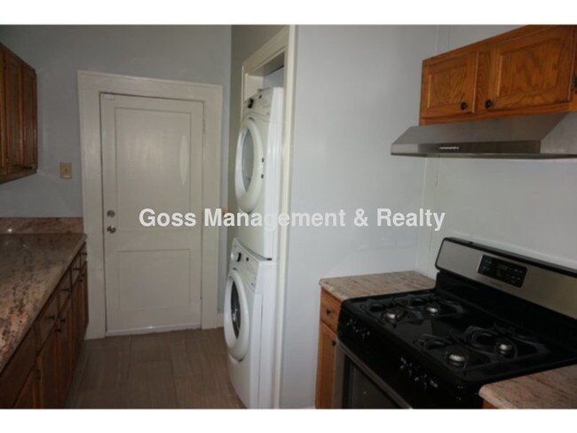 Foto del edificio - 815 W 19th St