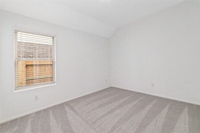 Foto del edificio - 5315 Sleepy Fox Ln