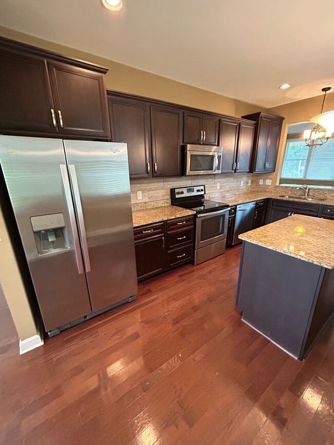 Building Photo - 3 bed 2.5 bath in Germantown, 1 Car Garage, Fenced Yard