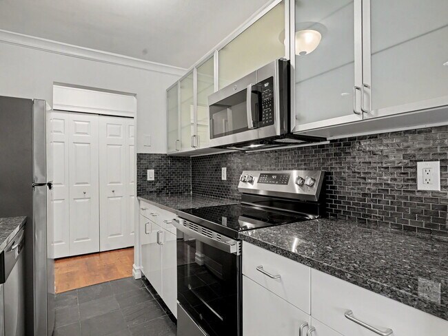 Foto del edificio - 180 Glenbrook Rd