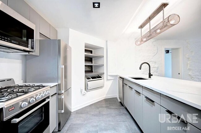 Building Photo - 1 bedroom in NEW YORK NY 10014