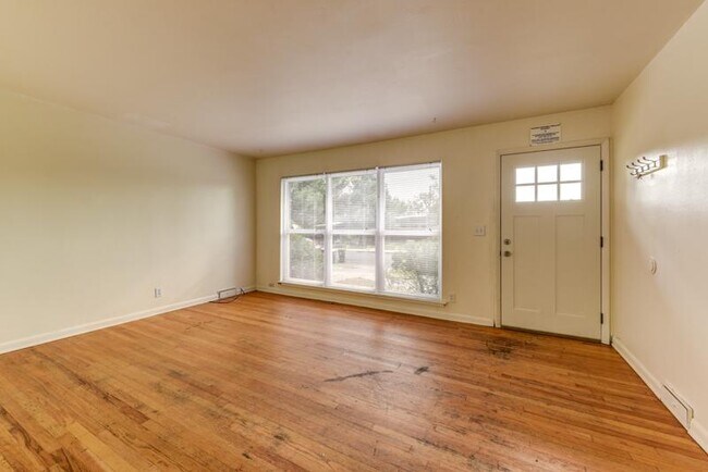 Building Photo - 65 Bucknell Ct