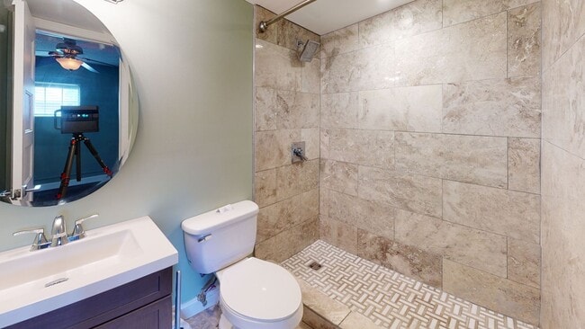Building Photo - Bright & Updated 1BR Near UTK & Downtown K...