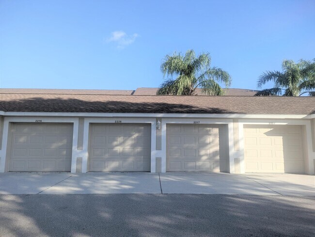 Building Photo - 5320 Hyland Hills Ave