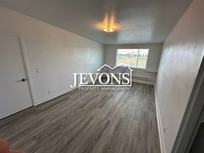 Foto del edificio - Wingspan Landing - 6379 Arnold Dr NE, Moses Lake, WA 98837