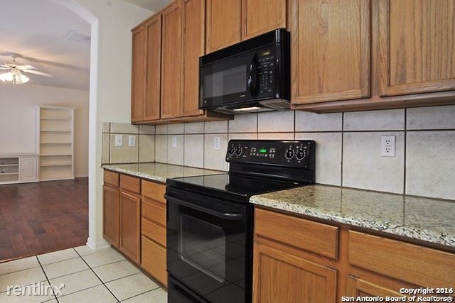 Building Photo - 8779 Laurel Canyon Dr