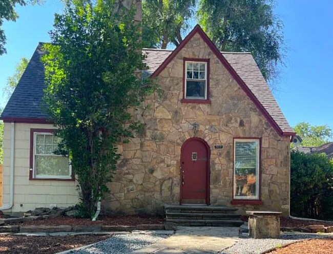 Building Photo - 917.5 W Magnolia St Building Photo - 917.5 W Magnolia St