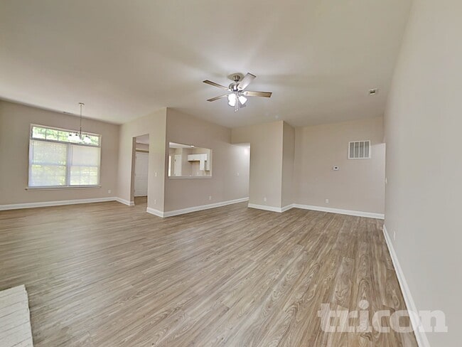 Building Photo - 1725 Josie St