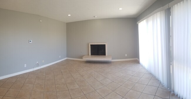 Building Photo - 2406 Palos Verdes Dr W