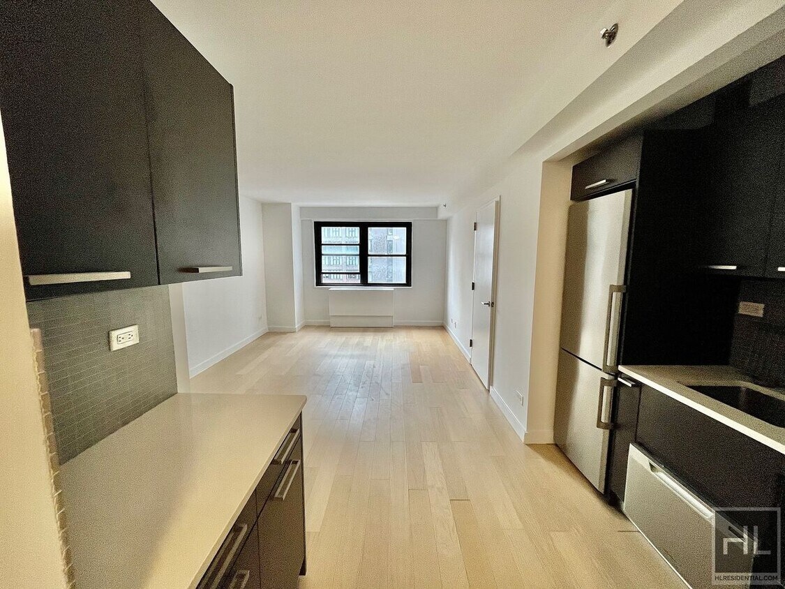 Building Photo - East 39th Street