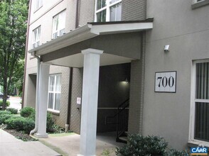 Building Photo - 700 University