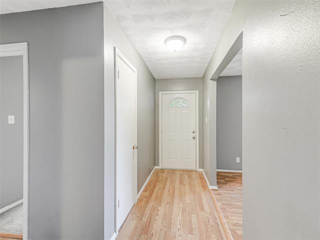 Building Photo - 700 Kindred Ln
