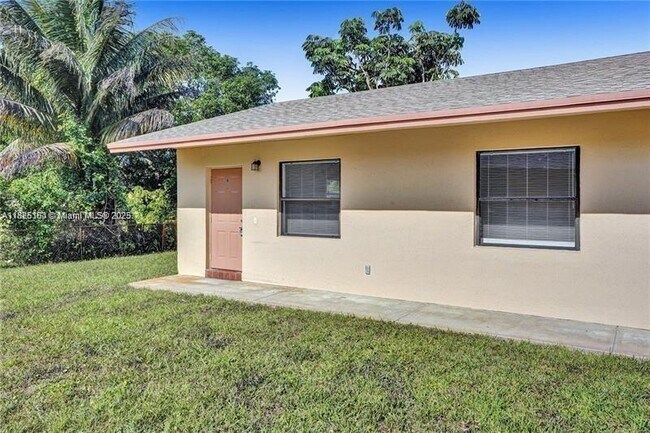 Foto del edificio - 5619 McKinley St