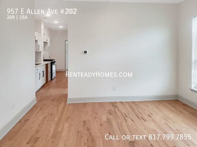 Foto del edificio - 957 E Allen Ave