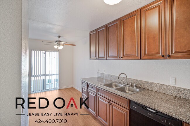 Foto del edificio - 17830 Sherman Way