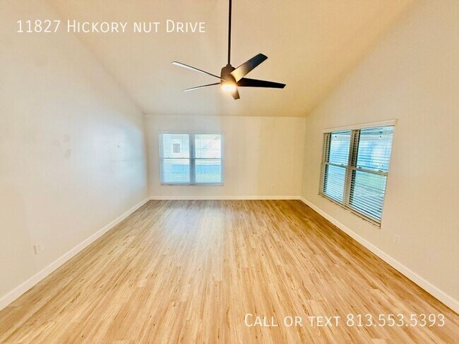 Foto del edificio - 11827 Hickory nut Drive-