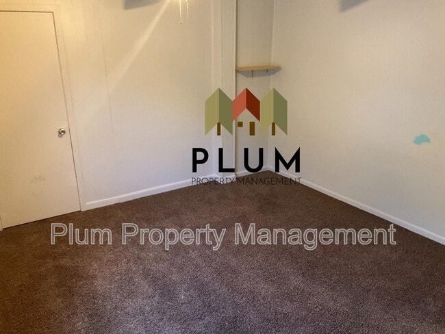 Building Photo - 3915 MT-200