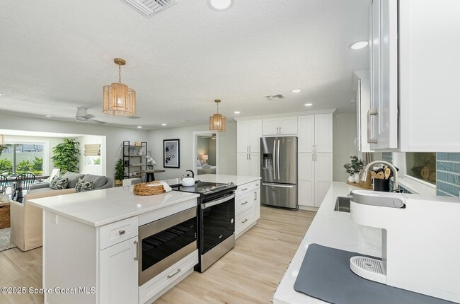 Building Photo - 100 Bel Aire Dr