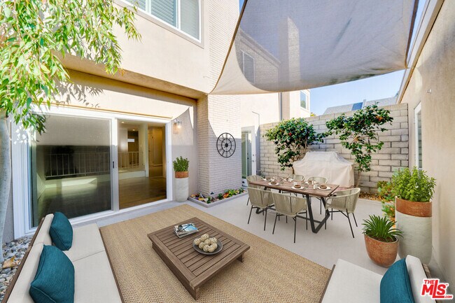 Foto del edificio - 74 Village Pkwy
