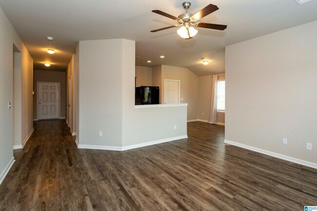 Building Photo - 140 Highland View Dr