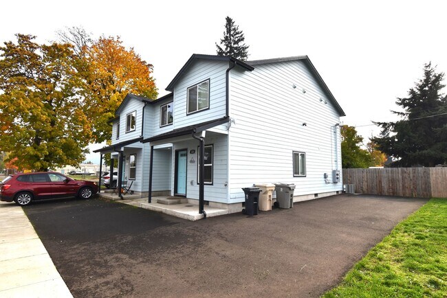Building Photo - A St Townhomes