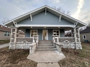 Building Photo - 528 W Division St